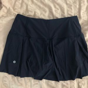 Lululemon size 8 reg navy blue skirt